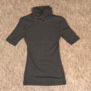 1/2 sleeve turtleneck